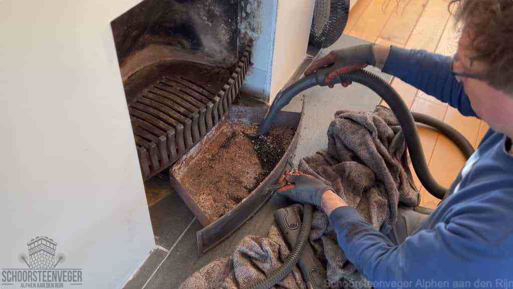 Prijs schoorsteenvegen Alphen aan den Rijn schouw reinigen Prijs schoorsteenvegen Alphen aan den Rijn schouw reinigen
